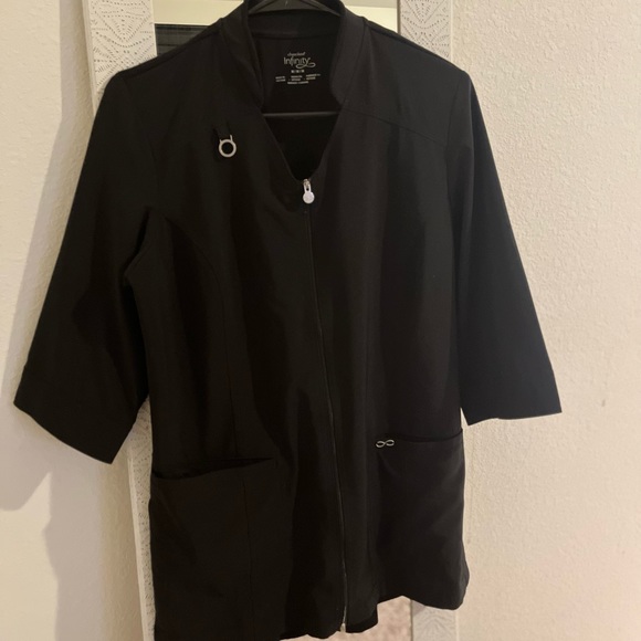 Cherokee Infinity scrub jacket - Picture 1 of 4